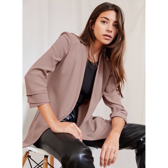 Aritzia Jackets & Blazers - Babaton | Power Hip Blazer Mauve Size 4 Aritzia